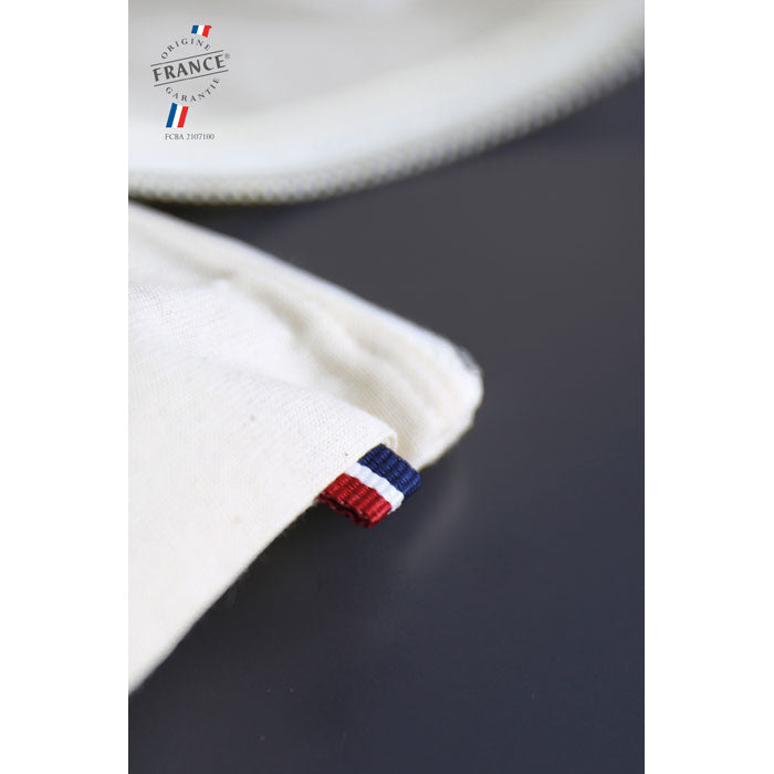 A04335 - MAÉ