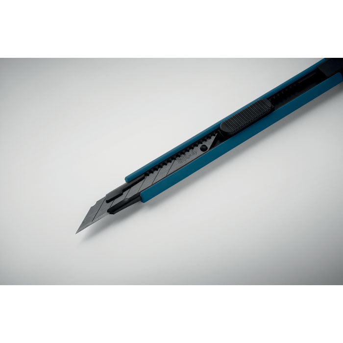 MO2768 - BLADE