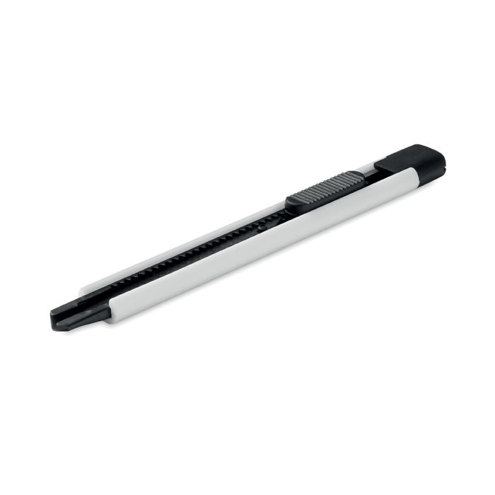 MO2768 - BLADE