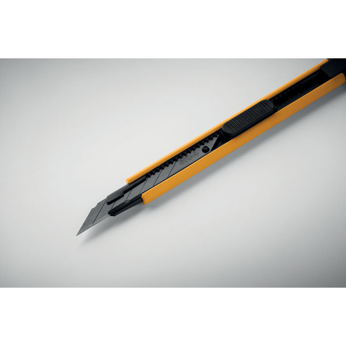 MO2768 - BLADE