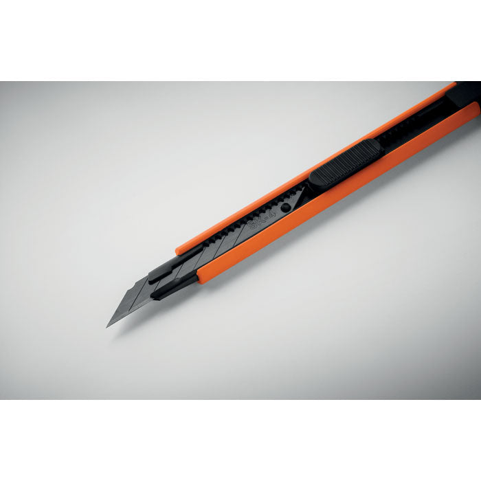 MO2768 - BLADE